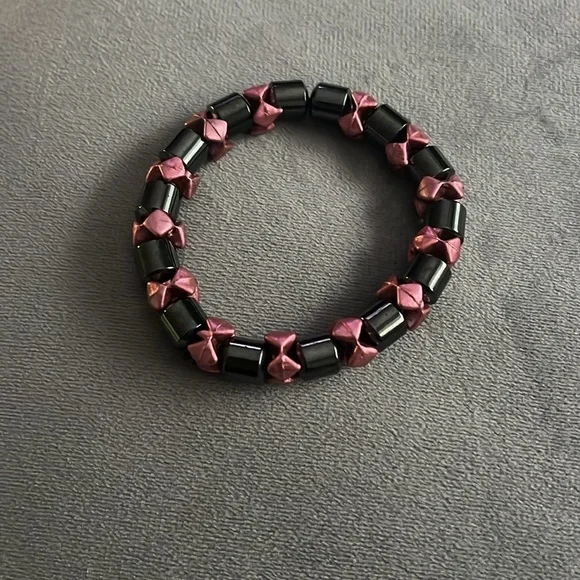 “Magnet Bracelet” - Picture 3 of 3